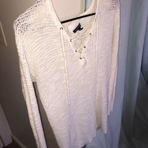 White American Eagle sweater